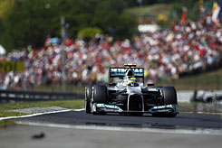 Forrás: Mercedes Forrás: Mercedes