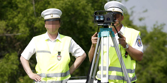 Vége a gyorshajtásnak és a trükközésnek! Jönnek az új, mindent látó traffipaxok