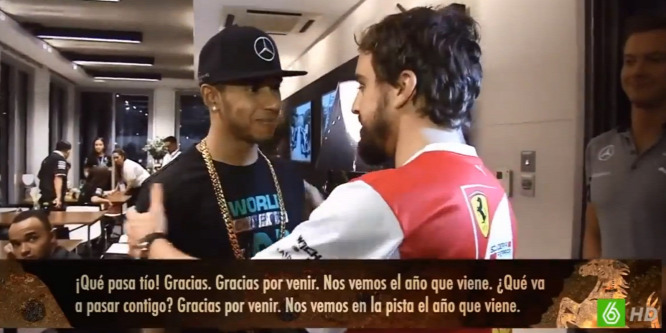 Alonso besétált a Mercedeshez gratulálni a Hamilton-családnak - videó