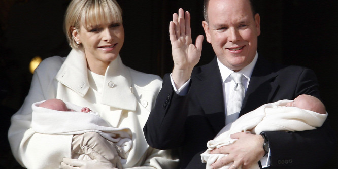 Végre megmutatta a monacói ikreket Charlene és Albert herceg