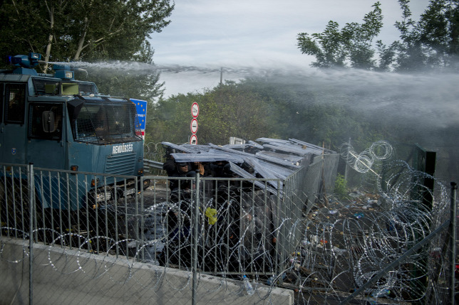 [Image: 20150916horgos-menekultek-201509168.jpg?...;amp;h=429]