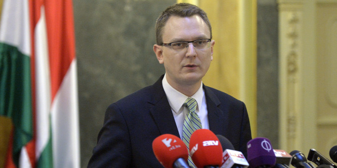Rétvári: Folytatódik a béremelés