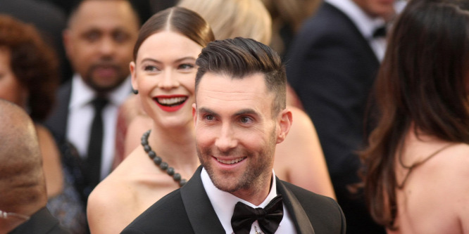 Adam Levine apa lett
