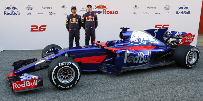 Szakított az eddigi színekkel a Toro Rosso