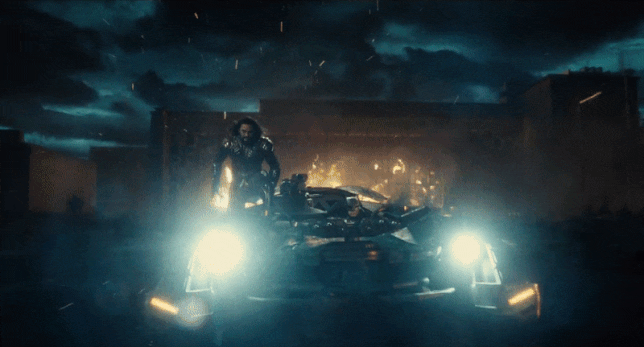http://static.origos.hu/s/img/i/1703/20170325jason-momoa-es-ben-affleck.gif?w=644&amp%3Bh=347