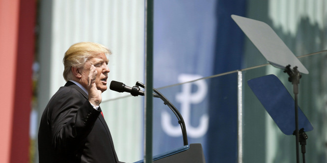 Trump: A társadalmi élet középpontjában a családnak kell állnia