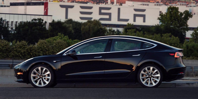 Forrás: Tesla