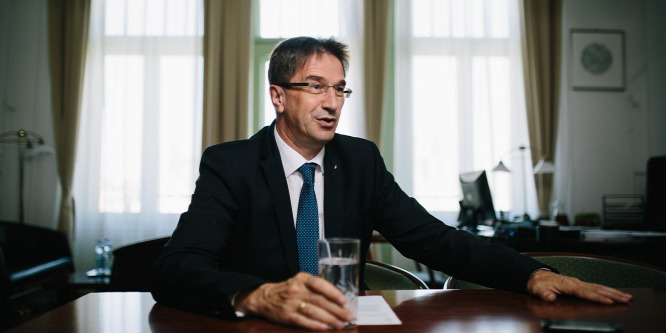 Soros György sem állhat a törvények felett