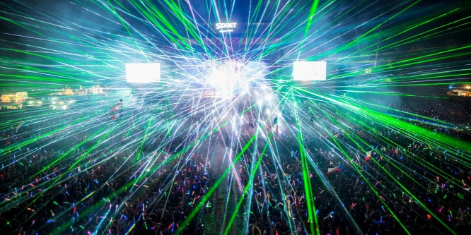A szigetes budibulira a nagy EDM-portál is felfigyelt