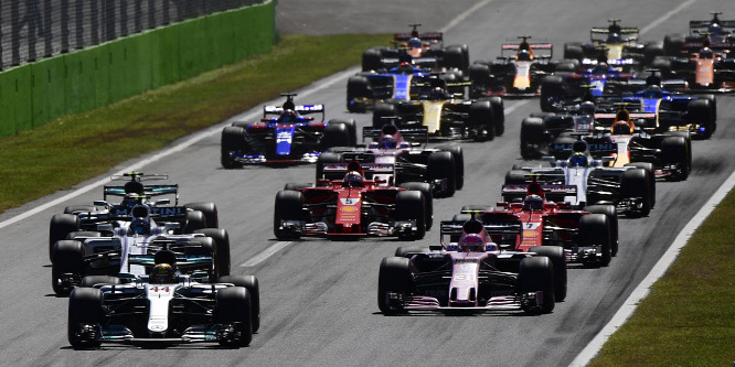 Hamilton megdorgálta a rajt előtt a mellőle induló újoncot