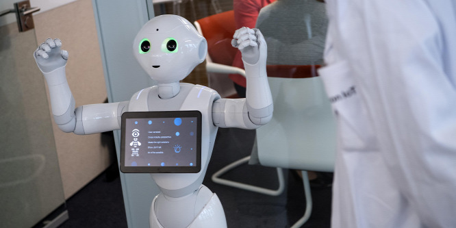 A robotoknak szívesebben beszélünk a pénzünkről