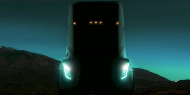 Forrás: Tesla