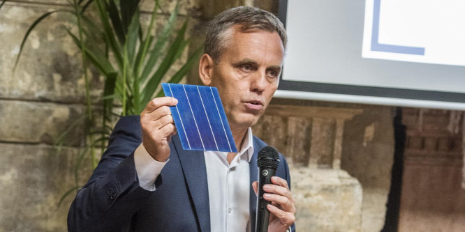 Szolárcserepet fejleszt a Terrán Tetőcserép Gyártó Kft.