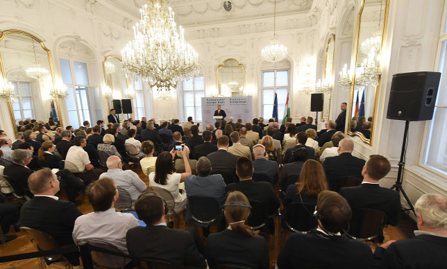 Orbán Viktor a nemzeti érdekek megvédéséről - videó! Orbán Viktor a nemzeti érdekek megvédéséről - videó!