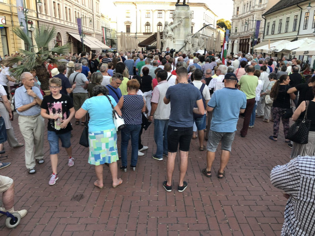 Dühödten cigányoztak Szegeden Gyurcsány vándorforradalmárai Dühödten cigányoztak Szegeden Gyurcsány vándorforradalmárai